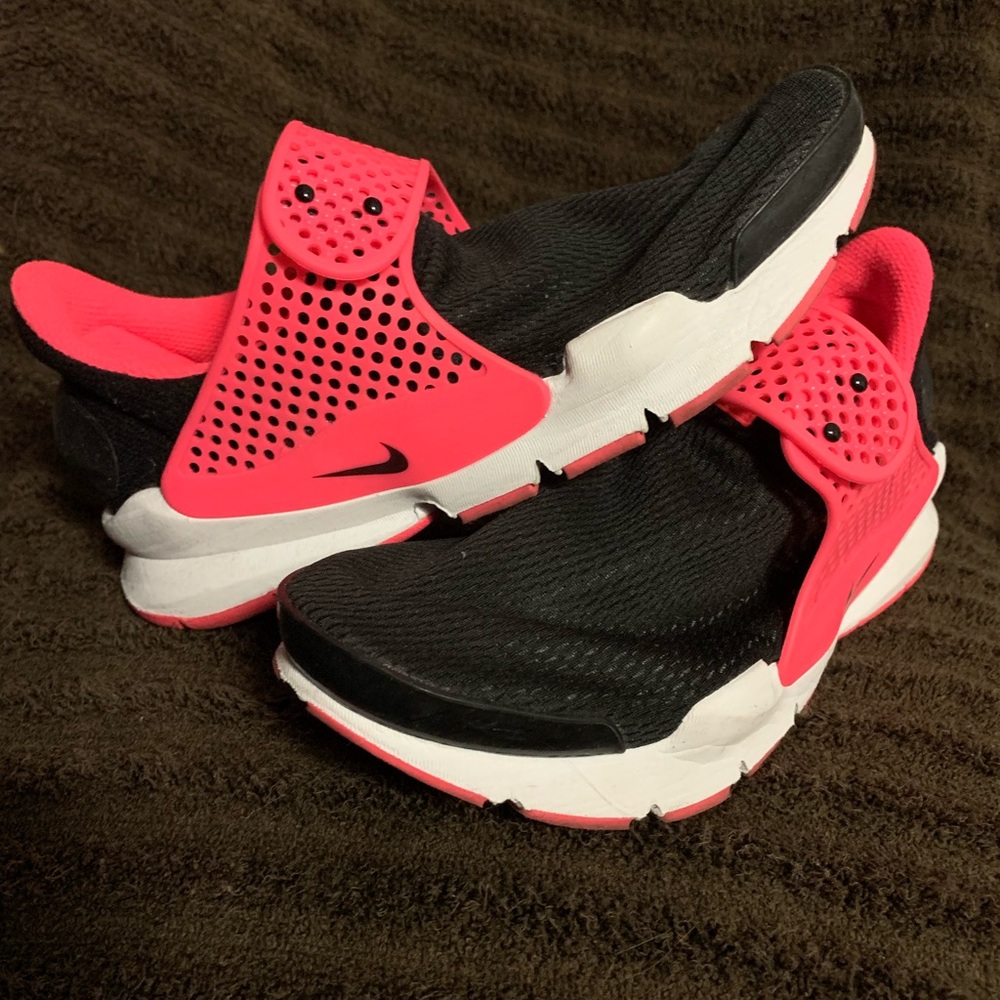 Girls Nike sock darts